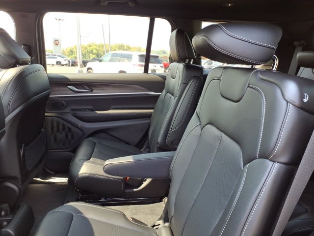 New 2027 Jeep Grand Cherokee L Limited w/ Technology Group II AWD/4WD image 7