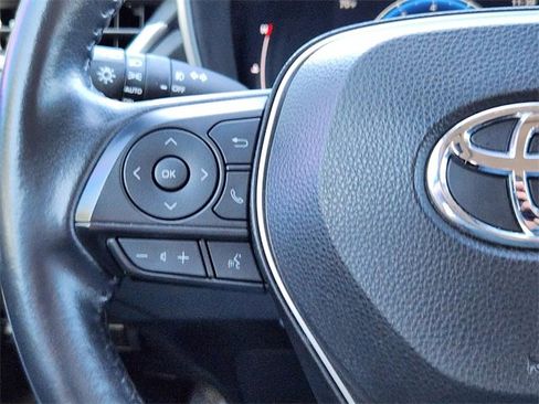 Used 2023 Toyota Corolla Cross XLE image 19