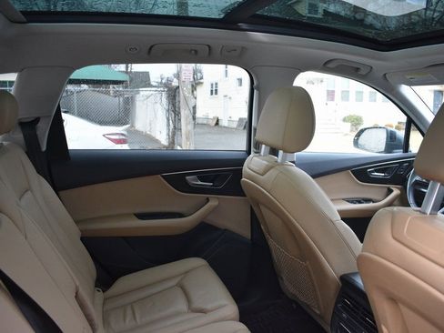 Used 2022 Audi Q7 2.0T Premium image 26