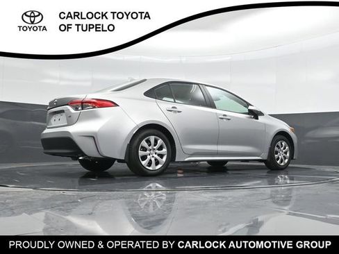 Used 2025 Toyota Corolla LE image 28