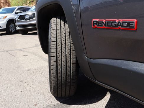 Used 2019 Jeep Renegade Trailhawk AWD/4WD image 6
