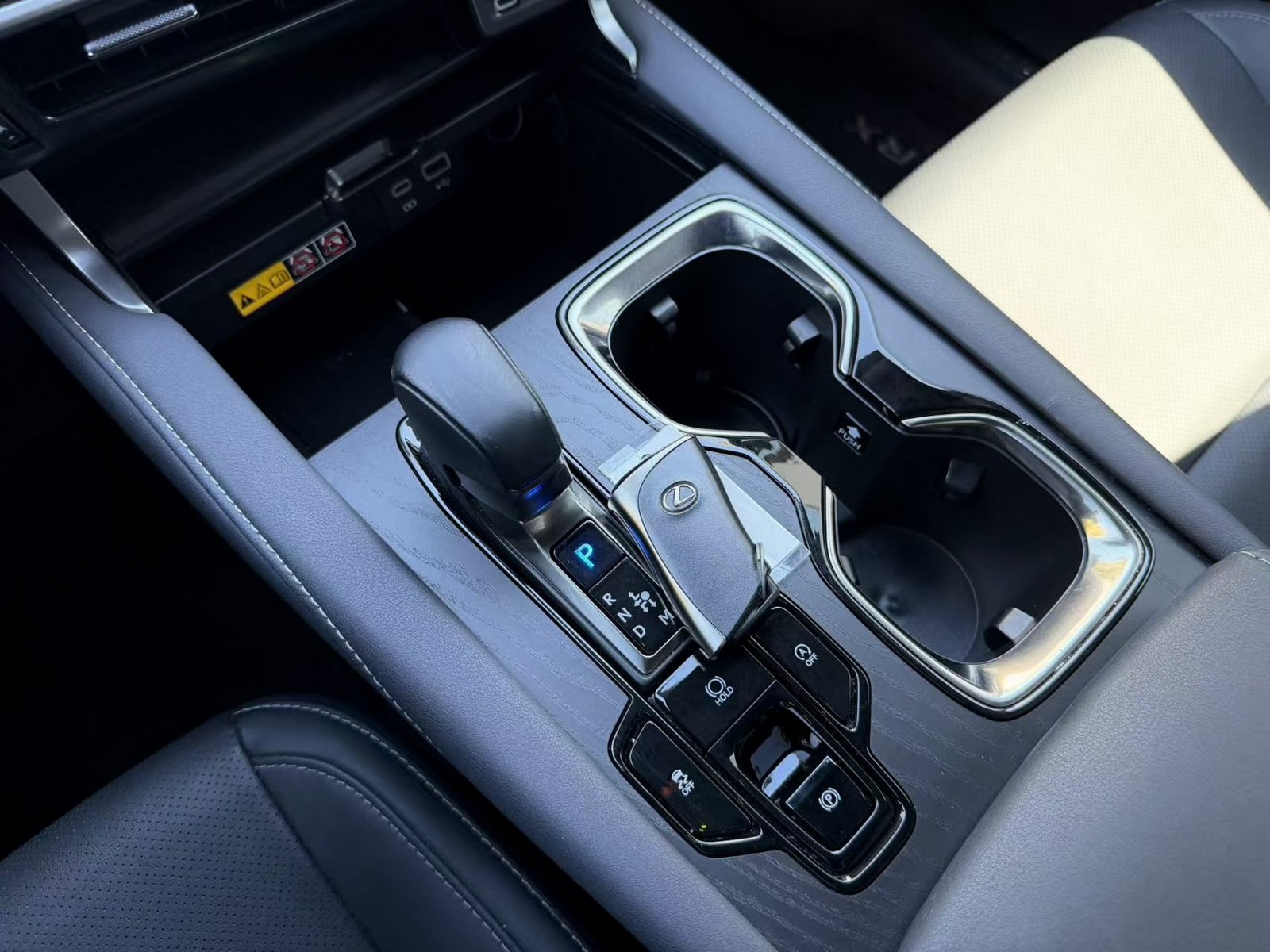 Used 2024 Lexus RX 350 Premium w/ Convenience Package FWD image 18