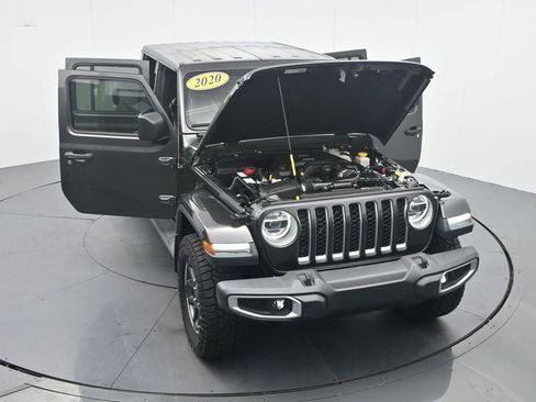 Used 2020 Jeep Gladiator Overland AWD/4WD image 39