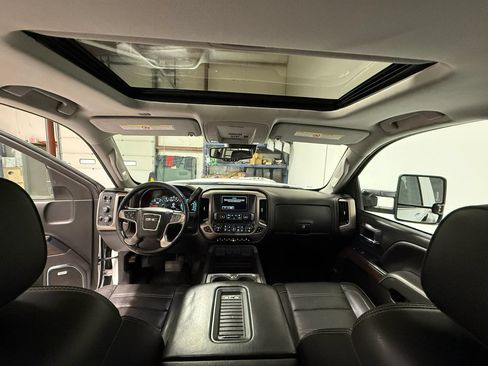 Used 2019 GMC Sierra 3500 Denali w/ Duramax Plus Package AWD/4WD image 17