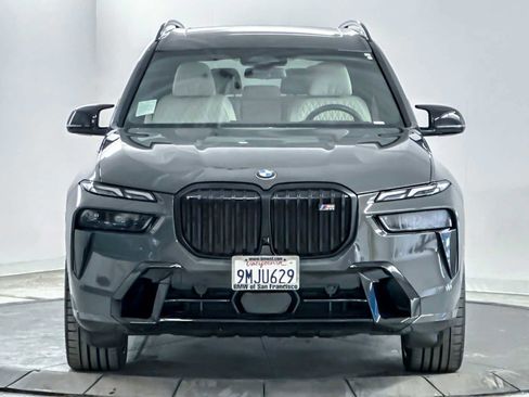 Used 2025 BMW X7 M60i image 10