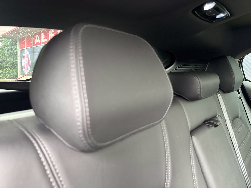 Used 2023 Alfa Romeo Stelvio Veloce AWD/4WD image 63