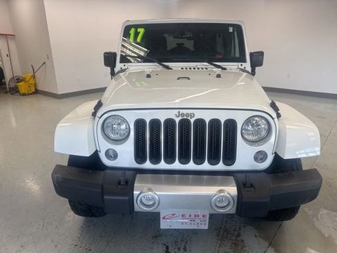 Used 2017 Jeep Wrangler Unlimited Sahara image 3