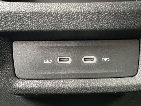 New 2026 Volkswagen Taos SE FWD image 13