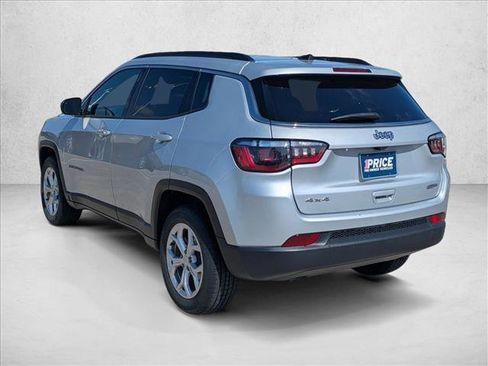 Used 2024 Jeep Compass Latitude AWD/4WD image 7