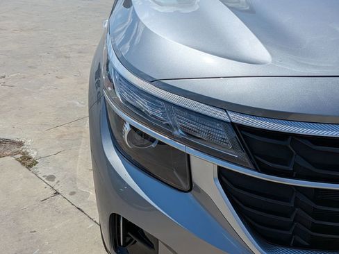 Certified 2026 Kia Seltos LX FWD image 9