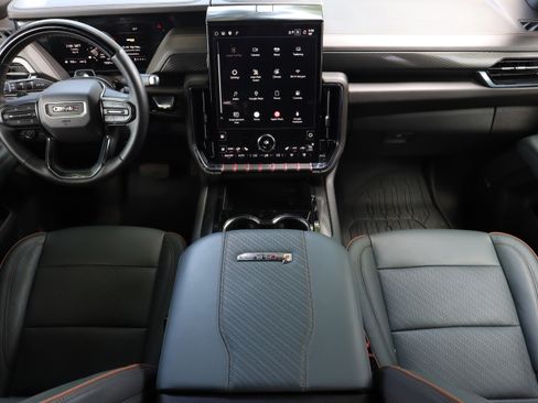 Used 2025 GMC Yukon AT4 w/ AT4 Premium Plus Package AWD/4WD image 7