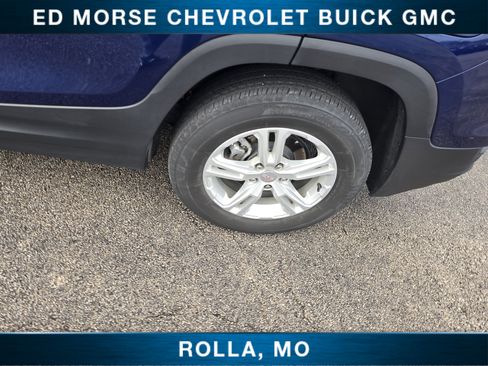 Used 2023 GMC Terrain SLE w/ Driver Convenience Package image 10