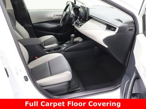 Certified 2025 Toyota Corolla LE image 33