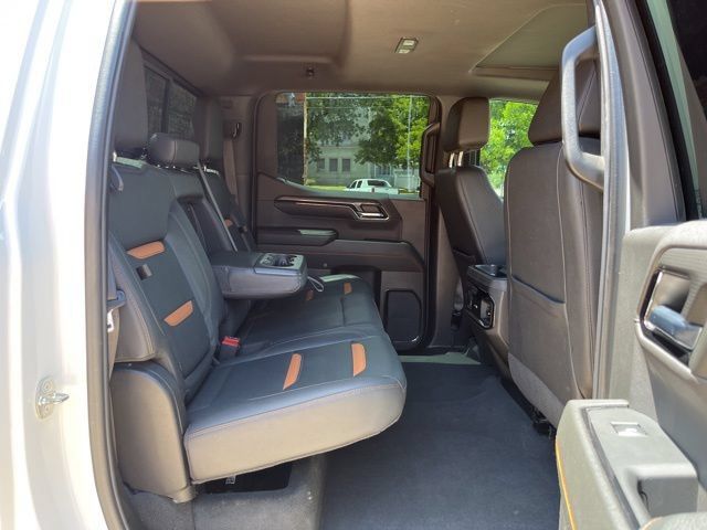Used 2024 GMC Sierra 1500 AT4 w/ Technology Package AWD/4WD image 25