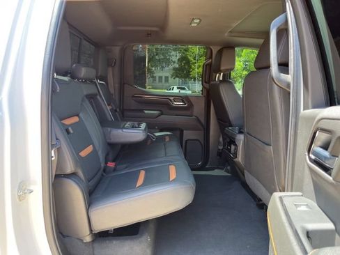 Used 2024 GMC Sierra 1500 AT4 w/ Technology Package AWD/4WD image 25