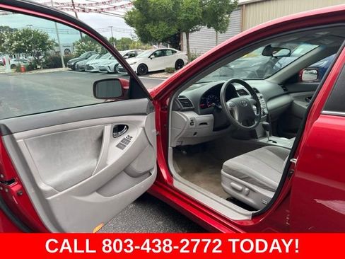 Used 2011 Toyota Camry LE FWD image 4