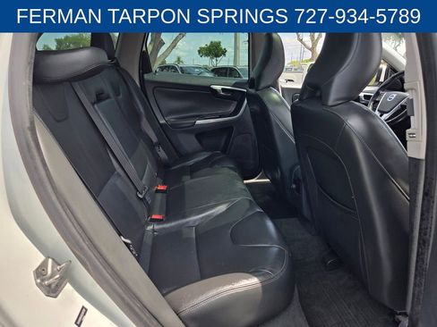 Used 2016 Volvo XC60 T5 Premier w/ Proximity Package FWD image 17