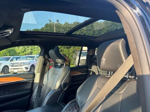 Used 2023 Jeep Grand Cherokee Summit AWD/4WD image 12