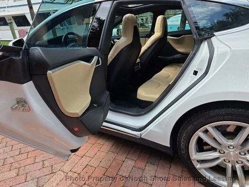 Used 2015 Tesla Model S 70 image 44