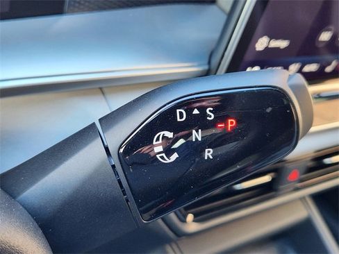 New 2026 Volkswagen Tiguan SE R-Line image 18