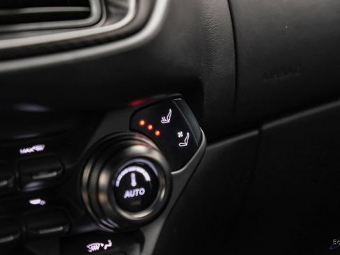 Used 2019 Aston Martin V8 Vantage Coupe RWD image 60