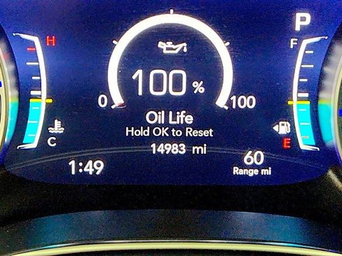 Used 2025 Chrysler Pacifica Limited FWD image 16