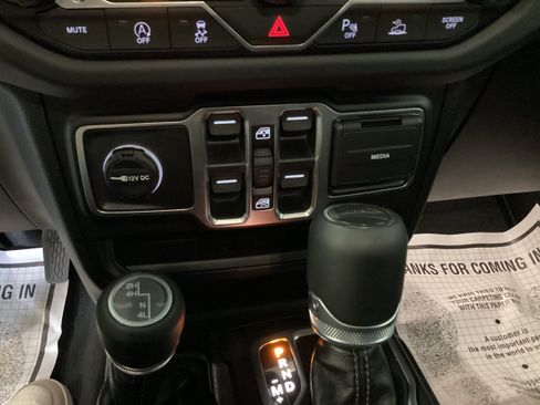 Used 2026 Jeep Gladiator Sport AWD/4WD image 29