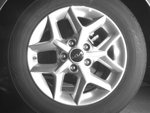 Used 2025 Kia Soul LX w/ LX Technology Package FWD image 21