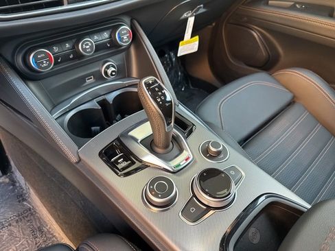 Used 2025 Alfa Romeo Stelvio Sprint image 14