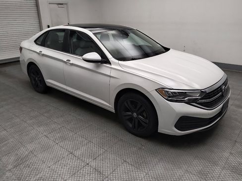 Used 2023 Volkswagen Jetta SE w/ Panoramic Sunroof Package FWD image 11