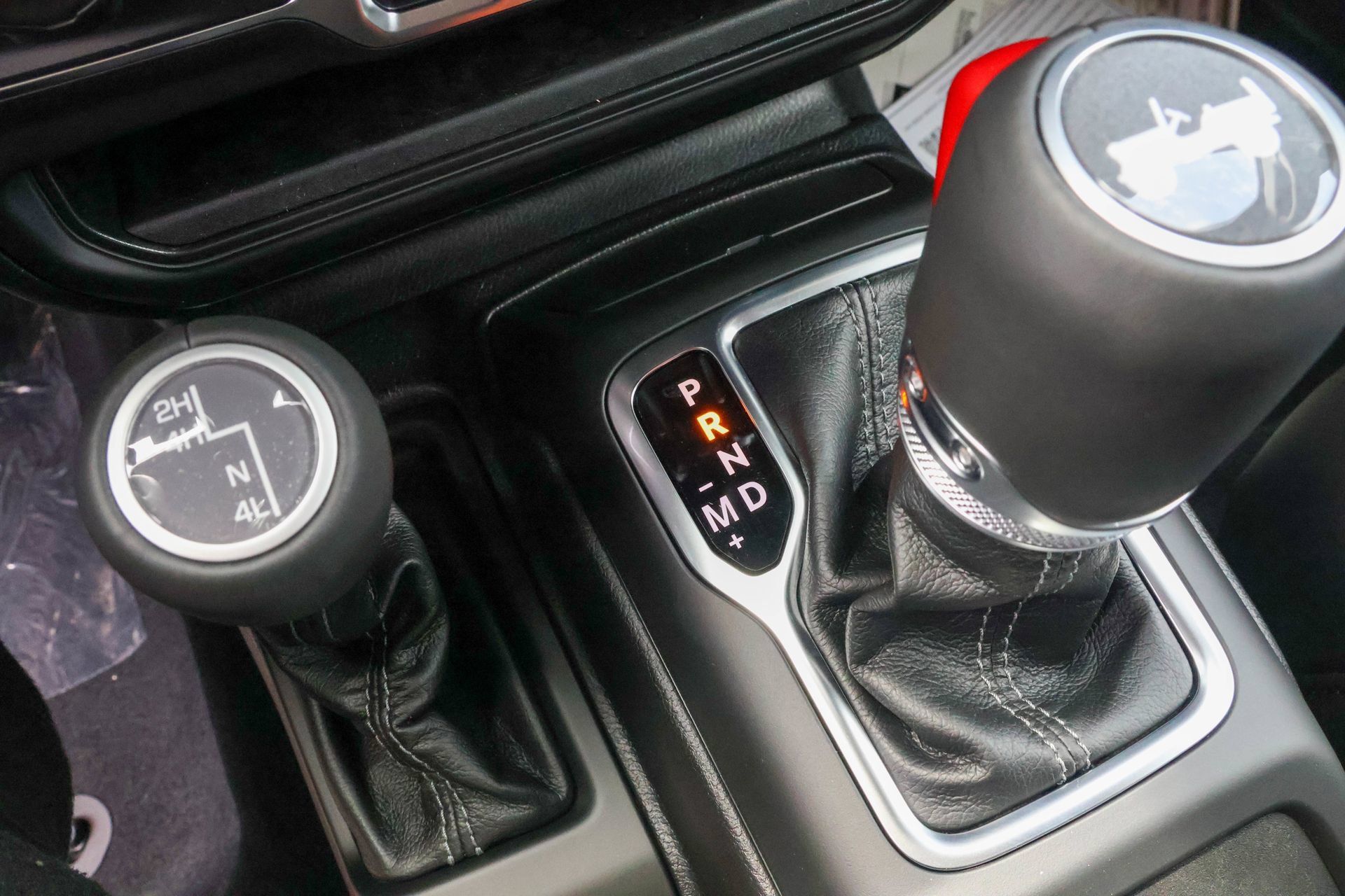 New 2026 Jeep Wrangler Unlimited Sahara AWD/4WD image 27