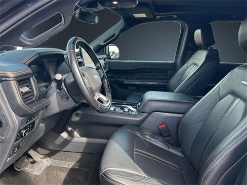 Used 2023 Ford Expedition Platinum image 9