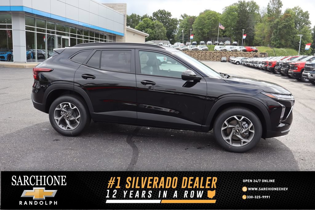 New 2026 Chevrolet Trax LT w/ LT Convenience Package FWD image 1