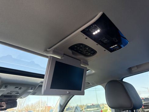 Used 2020 GMC Yukon Denali w/ Denali Ultimate Black Edition image 9