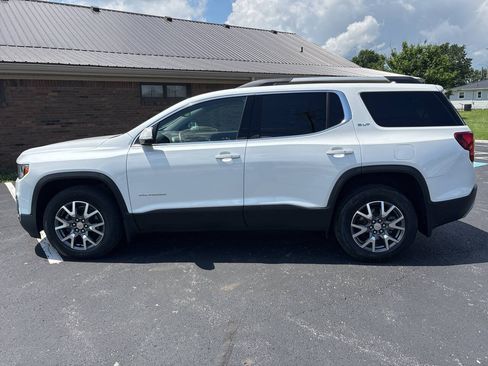 Used 2023 GMC Acadia SLT w/ Preferred Package FWD image 4