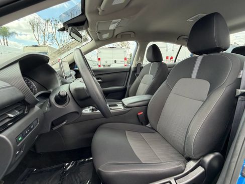 Used 2025 Nissan Sentra SV FWD image 22