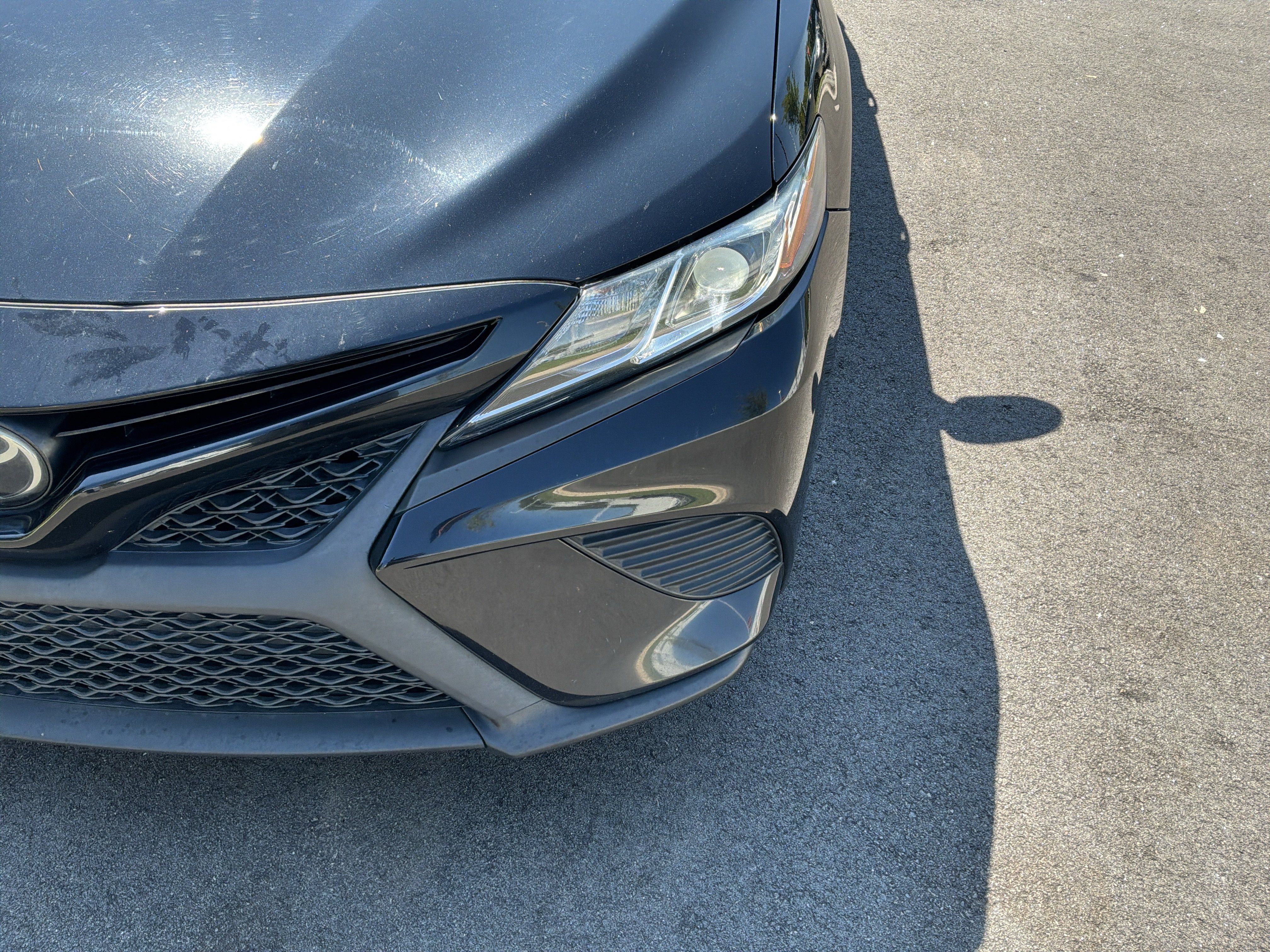 Used 2018 Toyota Camry SE w/ Moonroof Package FWD image 6