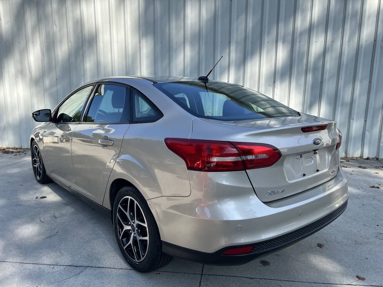 Used 2017 Ford Focus SEL w/ Cold Weather Package FWD image 5