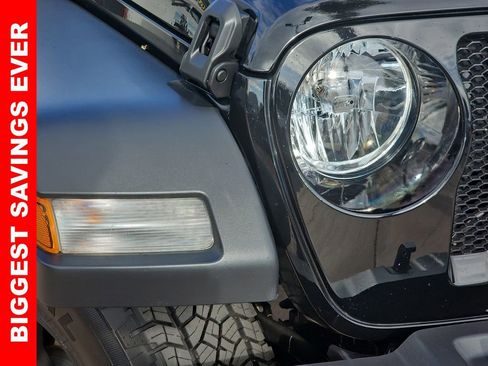 Used 2021 Jeep Wrangler Unlimited Sport image 33