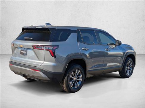 New 2026 Chevrolet Equinox LT image 2