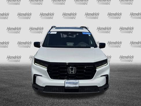 Certified 2025 Honda Pilot Black Edition image 2