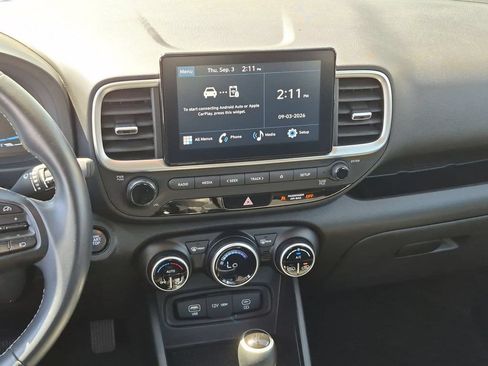 Used 2025 Hyundai Venue SEL FWD image 19