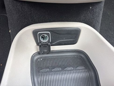 Used 2023 Chrysler Pacifica Touring-L image 33