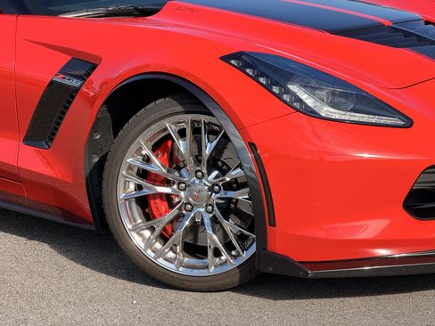 Used 2016 Chevrolet Corvette Z06 w/ 2LZ Preferred Equipment Group RWD image 3