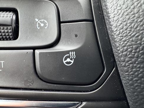 Used 2025 Buick Encore GX Avenir w/ Avenir Technology Package image 17