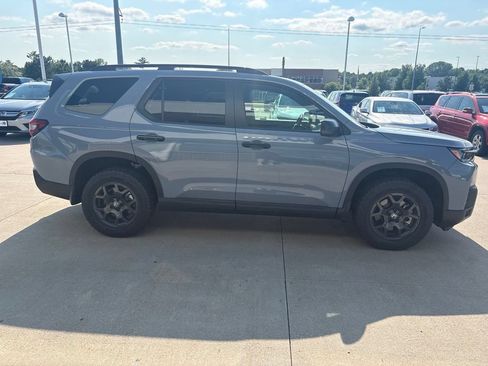 Certified 2026 Honda Pilot TrailSport image 4