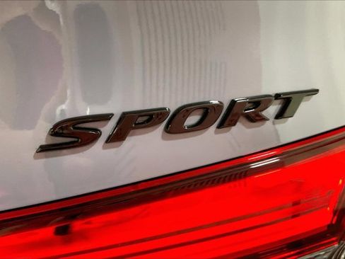 Used 2023 Honda Civic Sport image 8