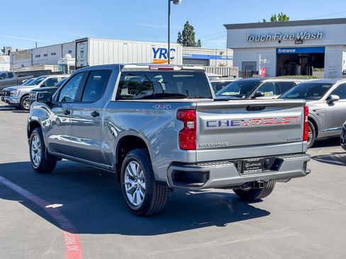 Used 2023 Chevrolet Silverado 1500 Custom image 2
