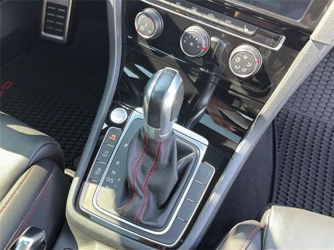 Used 2019 Volkswagen GTI Autobahn FWD image 19