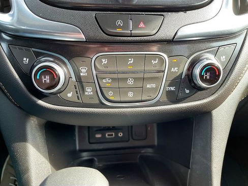 Used 2024 Chevrolet Equinox Premier AWD/4WD image 16
